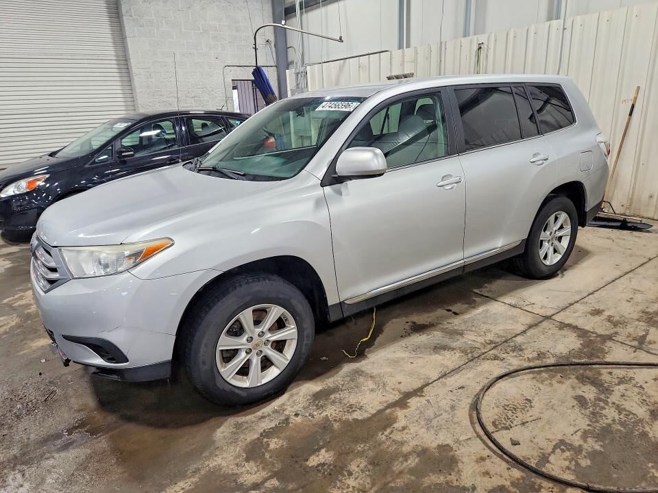 2012 TOYOTA Highlander