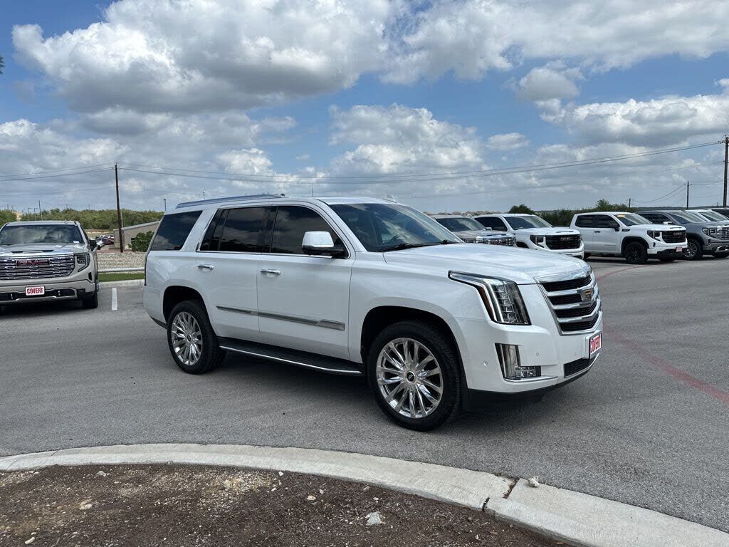 2017 CADILLAC Escalade