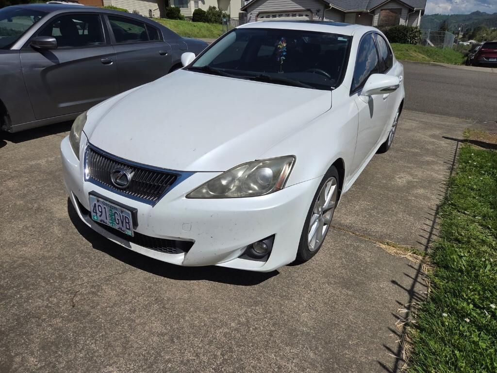 2011 LEXUS IS