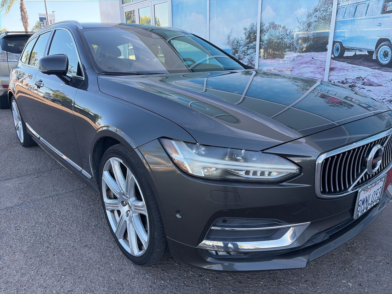 2019 VOLVO V90