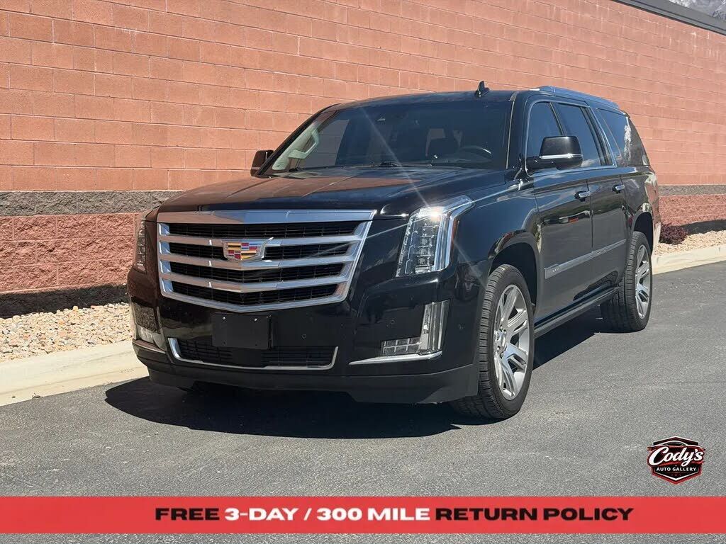 2017 CADILLAC Escalade ESV