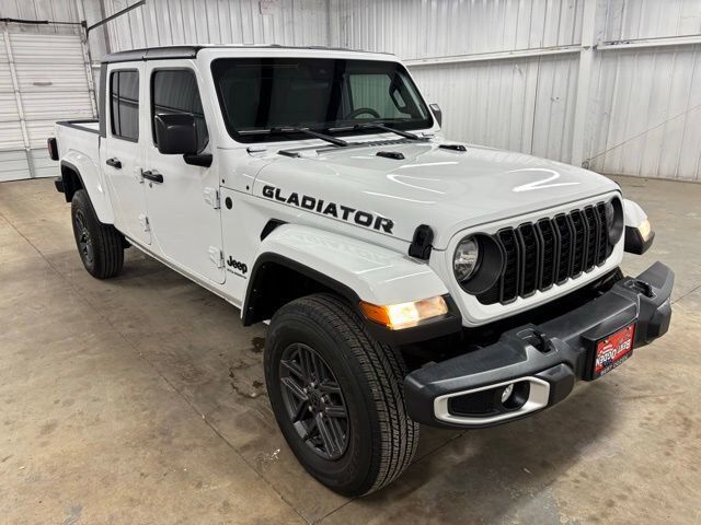 2024 JEEP Gladiator