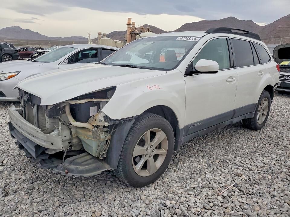 2014 SUBARU Outback