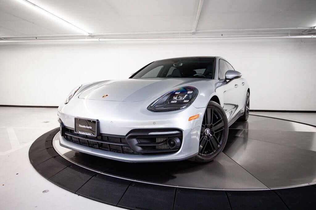 2023 PORSCHE Panamera