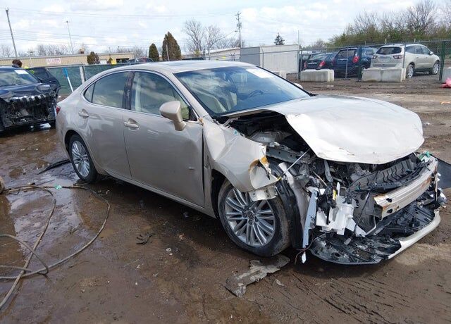 2015 LEXUS ES