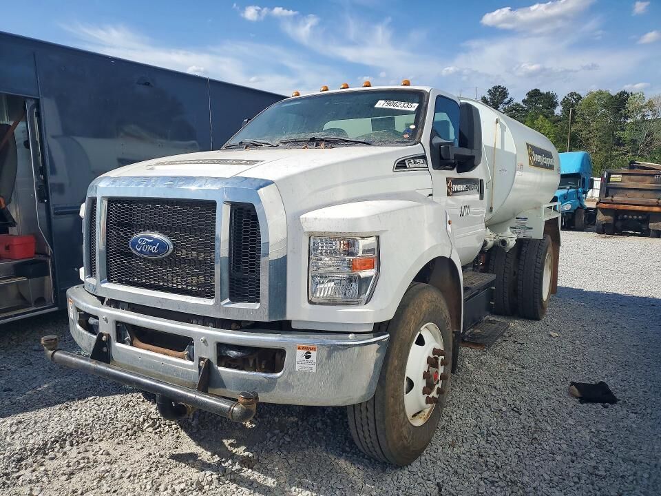 2022 FORD F-750