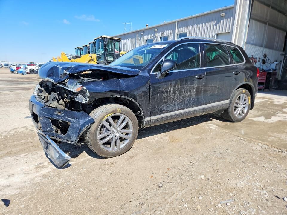 2016 VOLKSWAGEN Touareg