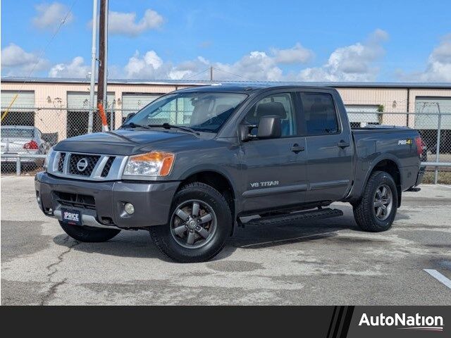 2014 NISSAN Titan