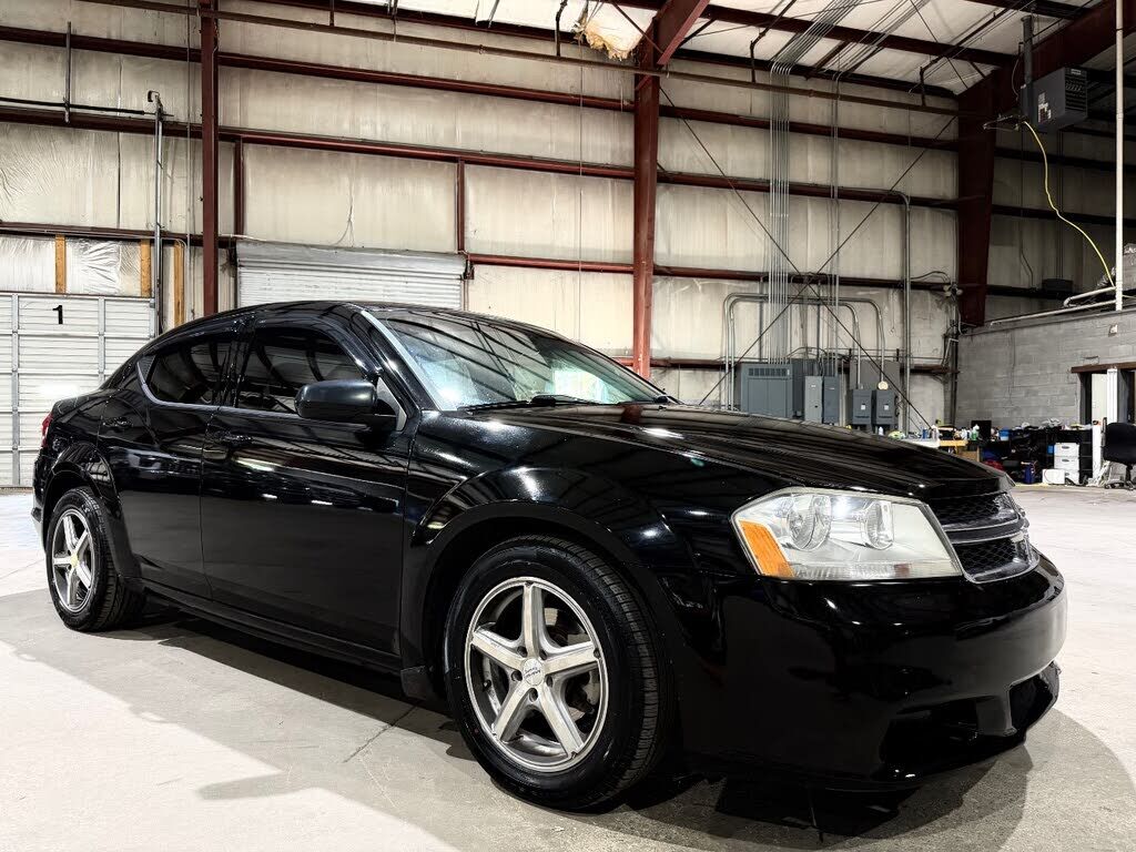 2013 DODGE Avenger