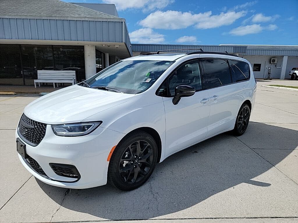 2025 CHRYSLER Pacifica