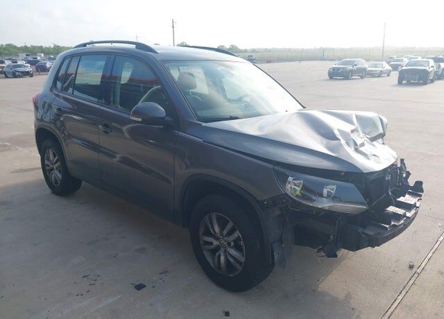 2016 VOLKSWAGEN Tiguan