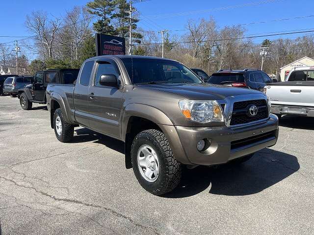 2011 TOYOTA Tacoma