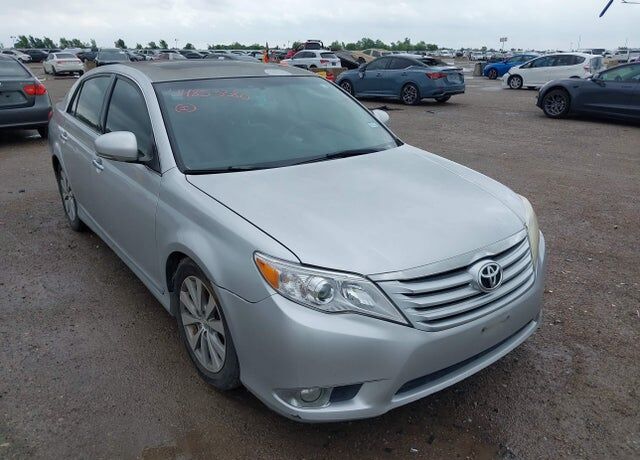2011 TOYOTA Avalon