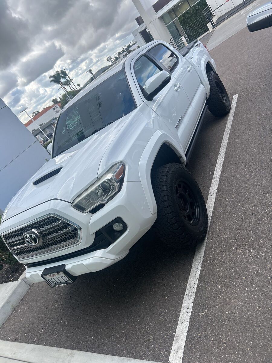 2016 TOYOTA Tacoma