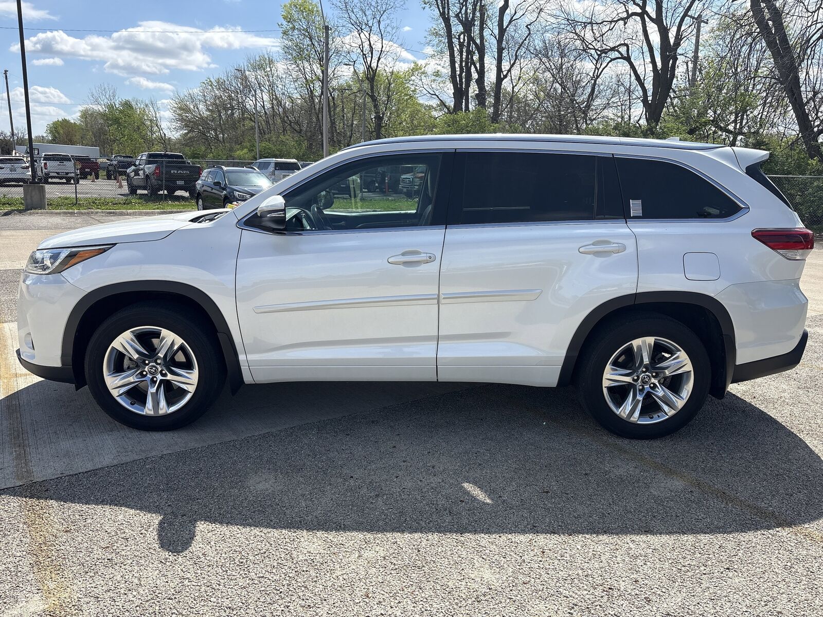2017 TOYOTA Highlander