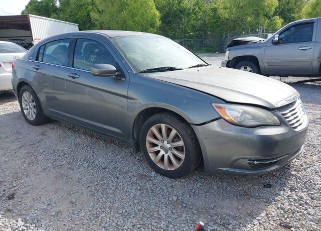 2013 CHRYSLER 200