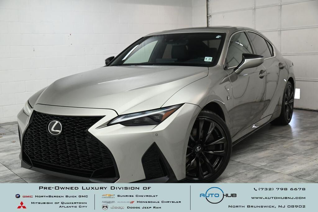 2022 LEXUS IS