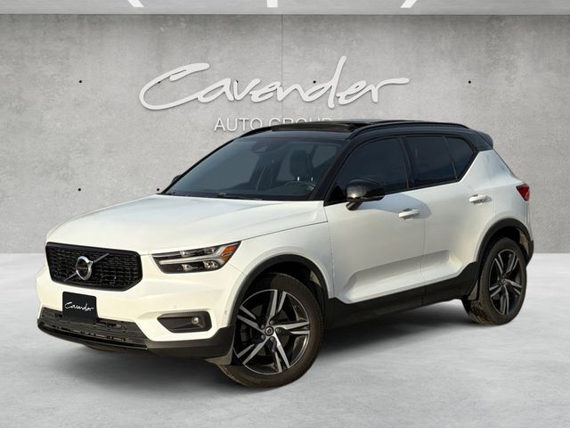 2019 VOLVO XC40