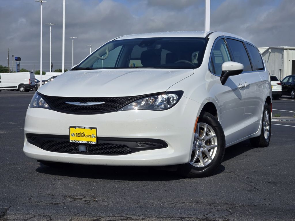 2023 CHRYSLER Voyager