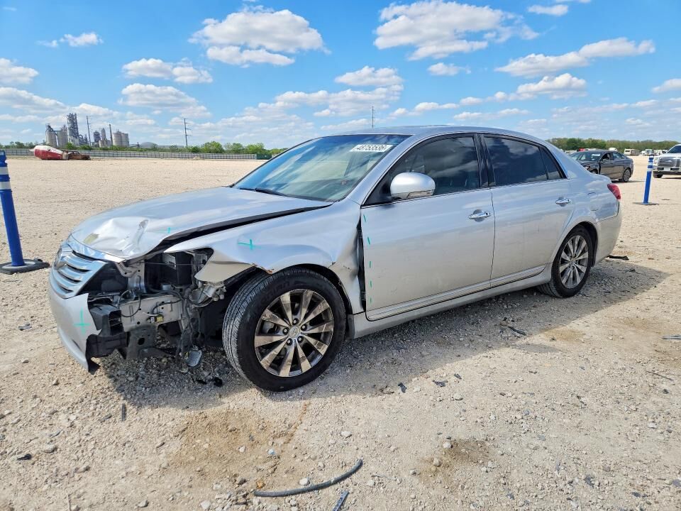 2011 TOYOTA Avalon