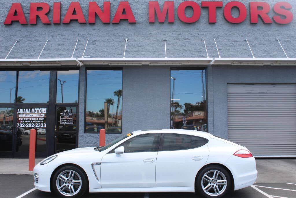2013 PORSCHE Panamera