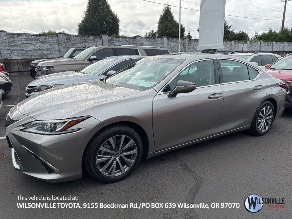 2019 LEXUS ES