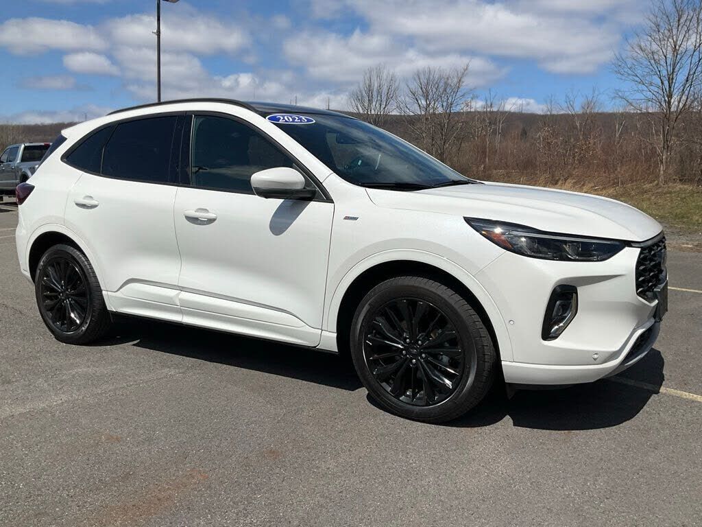 2023 FORD Escape