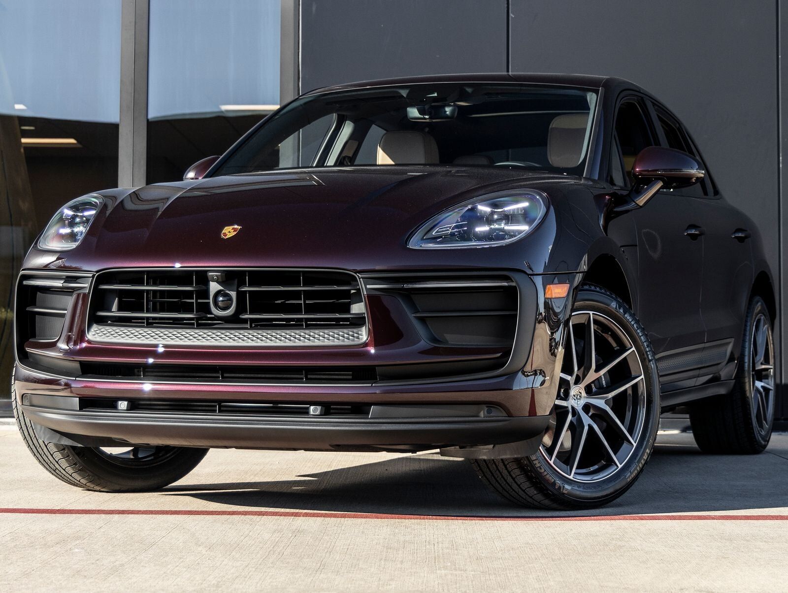2026 PORSCHE Macan