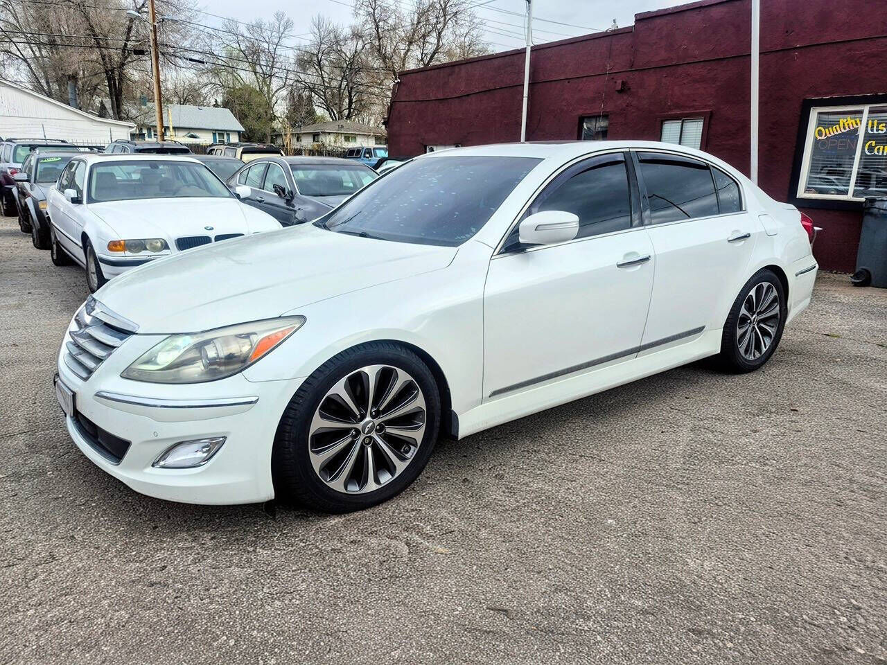 2013 HYUNDAI Genesis