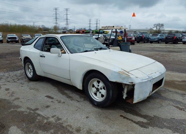 1985 PORSCHE 944