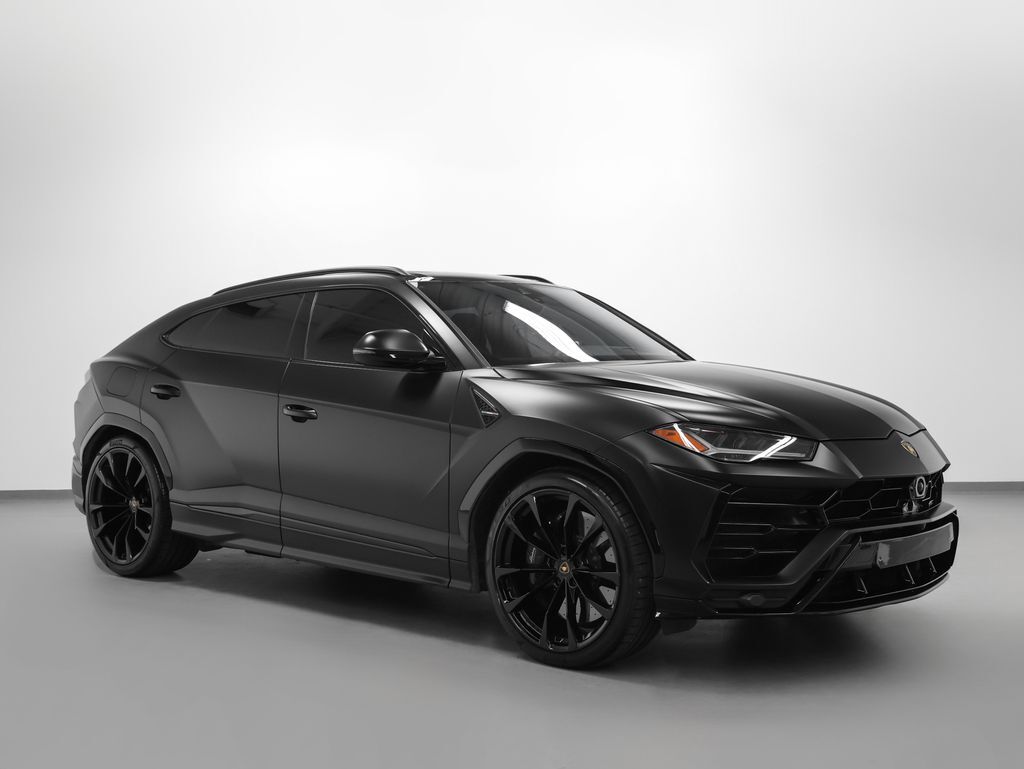 2022 LAMBORGHINI URUS