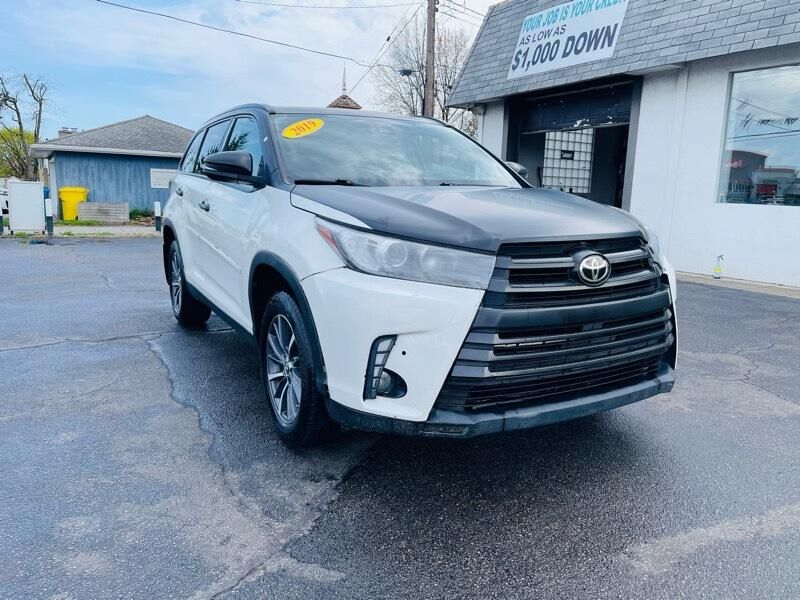 2019 TOYOTA Highlander