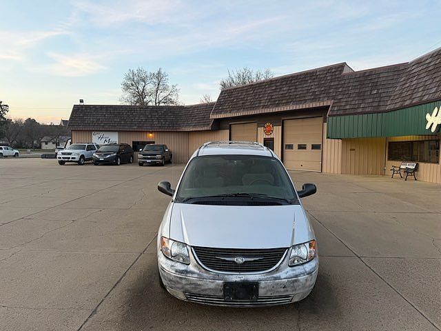 2003 CHRYSLER Town and Country