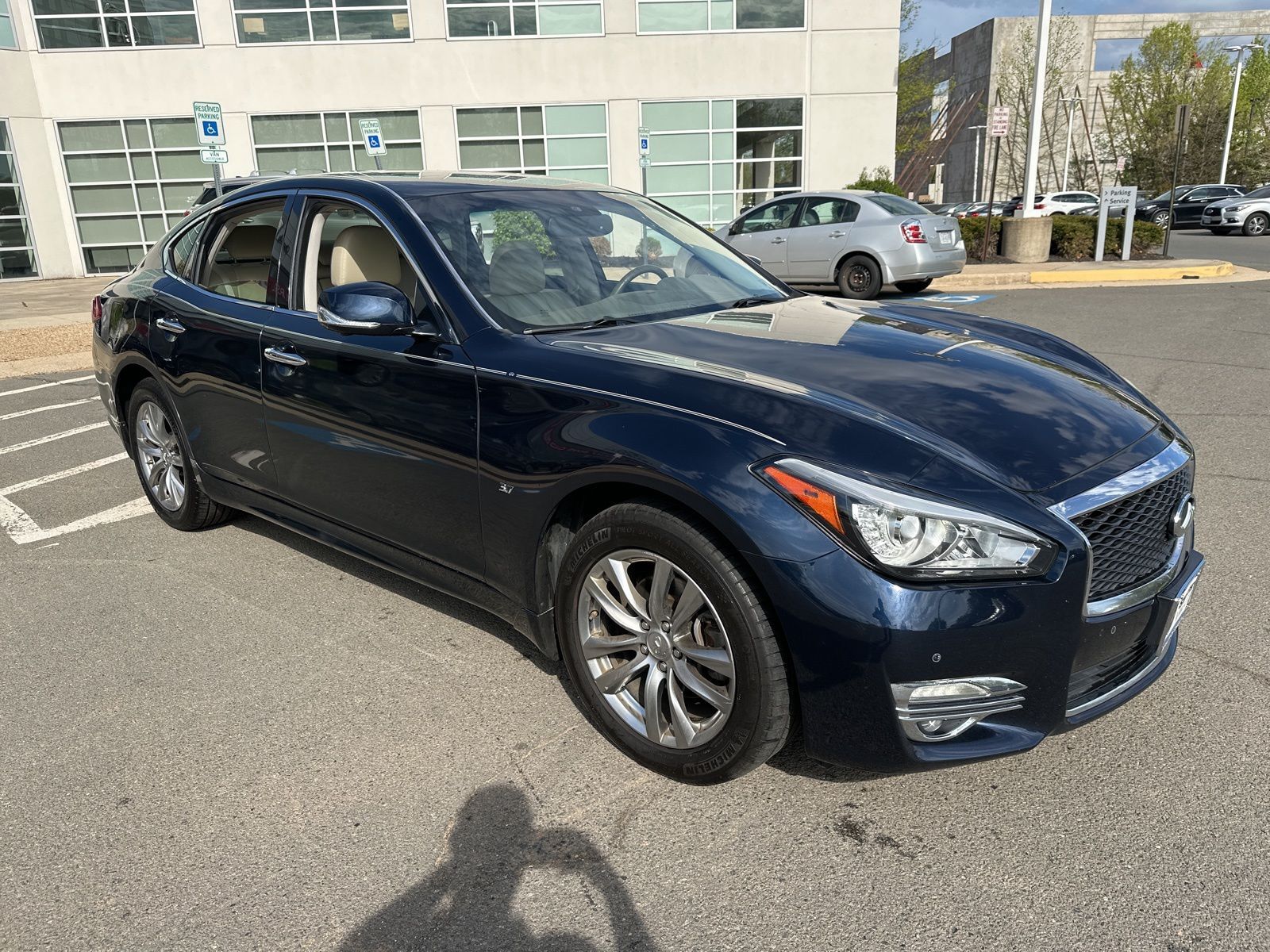 2016 INFINITI Q70