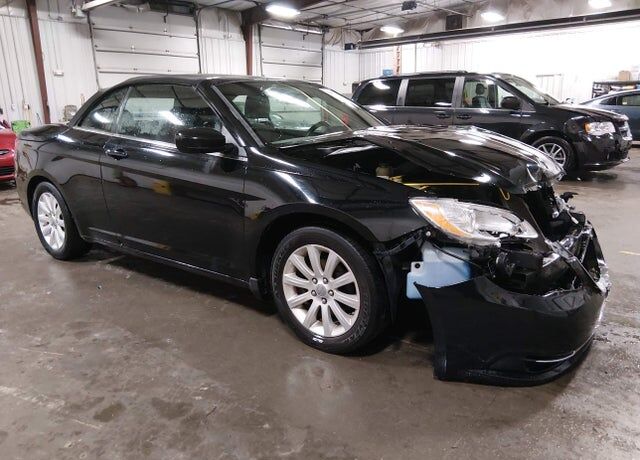 2014 CHRYSLER 200