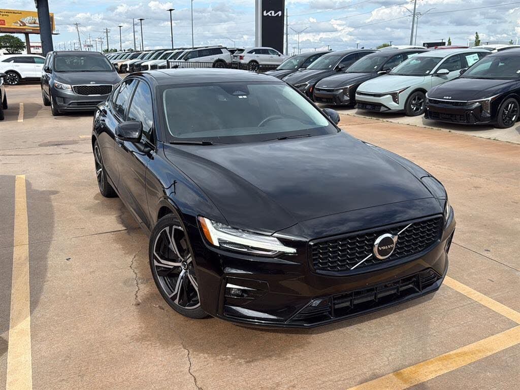2024 VOLVO S60