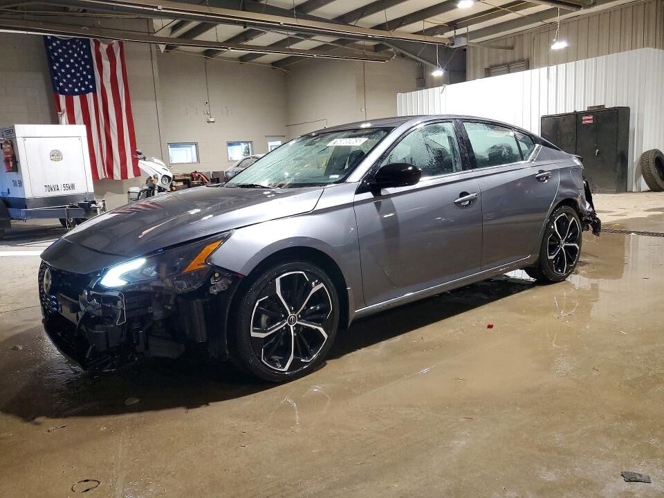 2024 NISSAN Altima