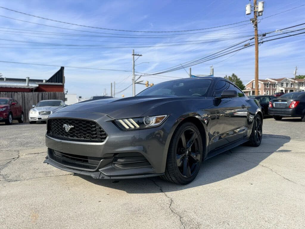 2017 FORD Mustang
