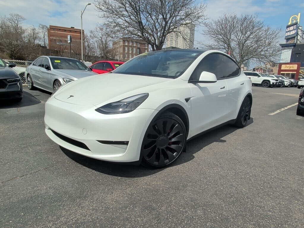 2023 TESLA Model Y