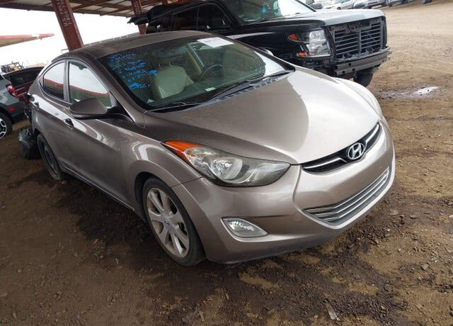 2013 HYUNDAI Elantra