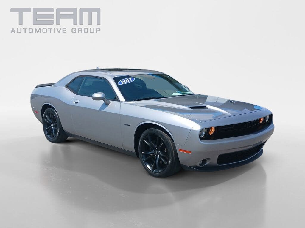 2017 DODGE Challenger