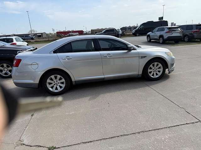 2010 FORD Taurus
