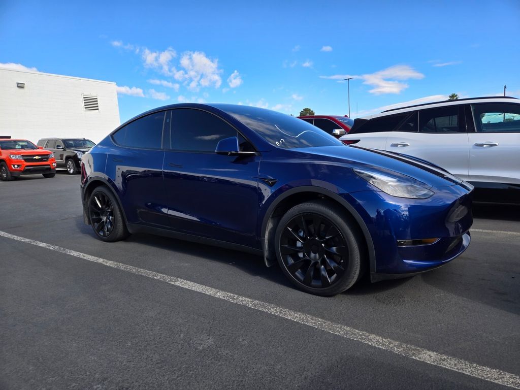 2024 TESLA Model Y