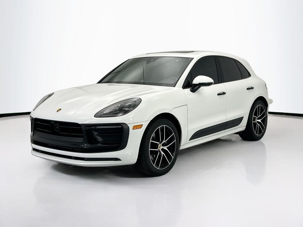2024 PORSCHE Macan