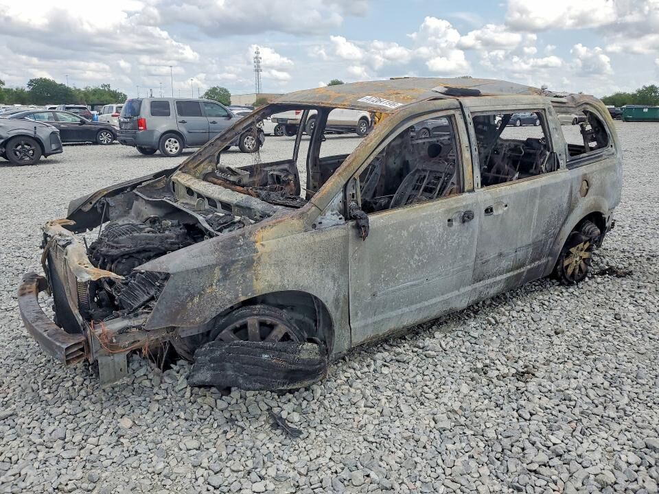 2014 CHRYSLER Town and Country