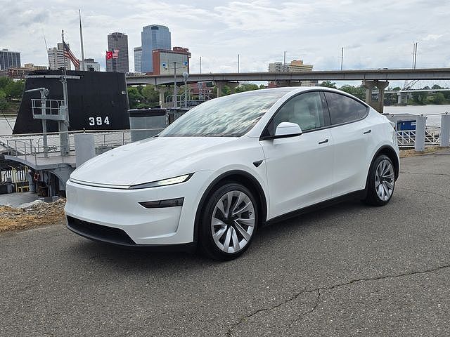 2026 TESLA Model Y