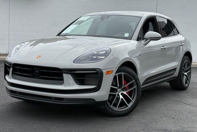 2023 PORSCHE Macan