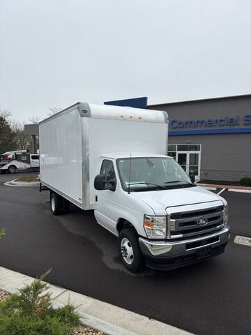 2026 FORD E-450