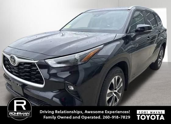 2025 TOYOTA Highlander