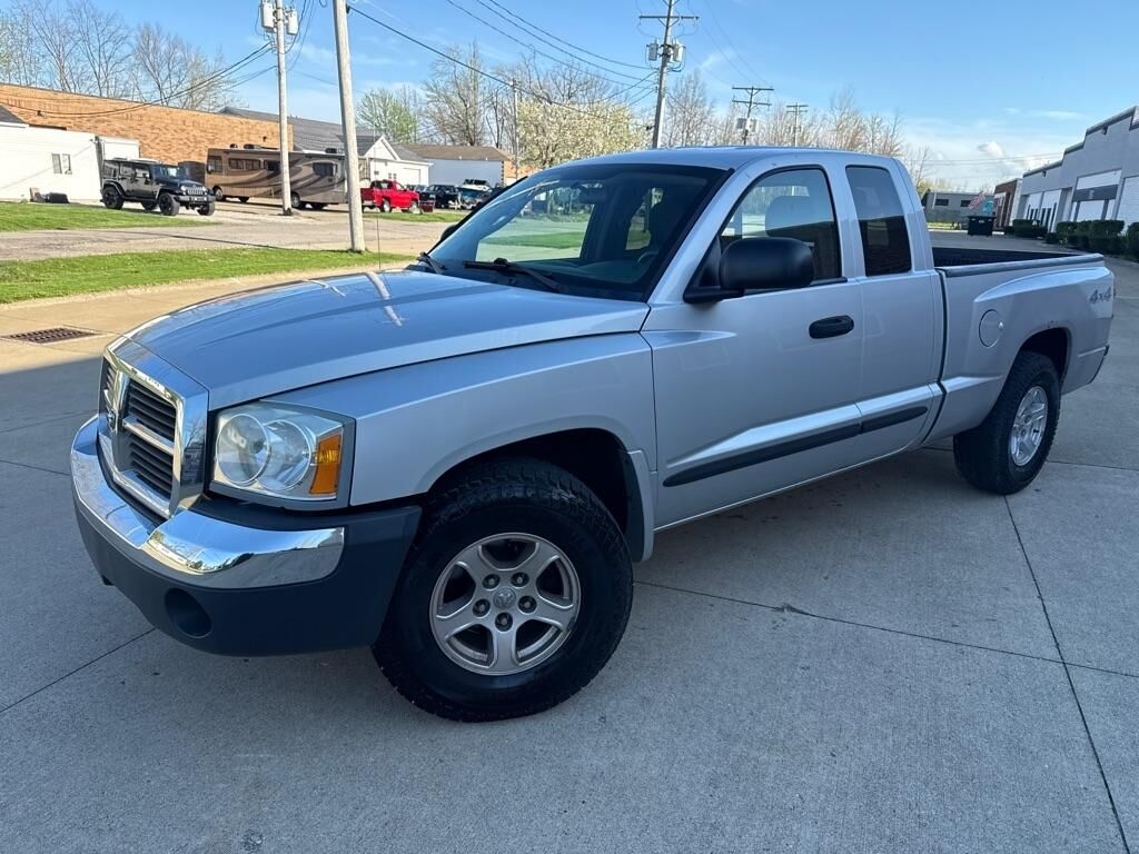 2005 DODGE Dakota